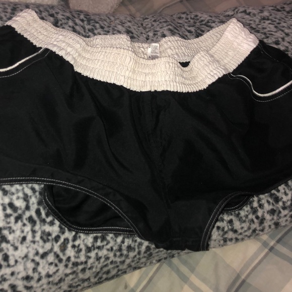 SHORT SHORTS - Picture 1 of 1